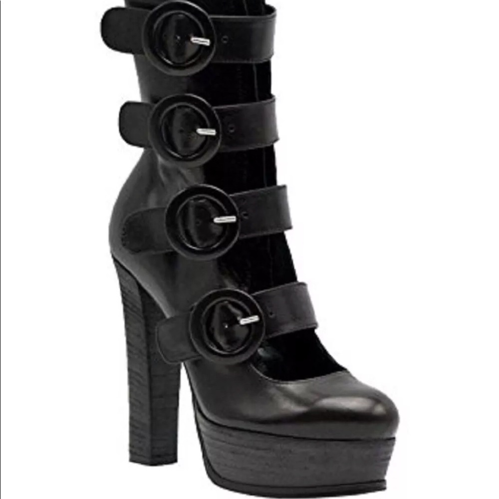 🔥SOLD🔥Spariglia calf boots for dat rugged gal
